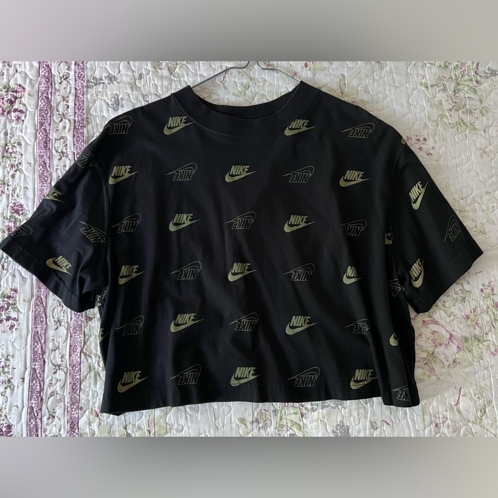 Nike Black and Gold Cropped T-Shirt